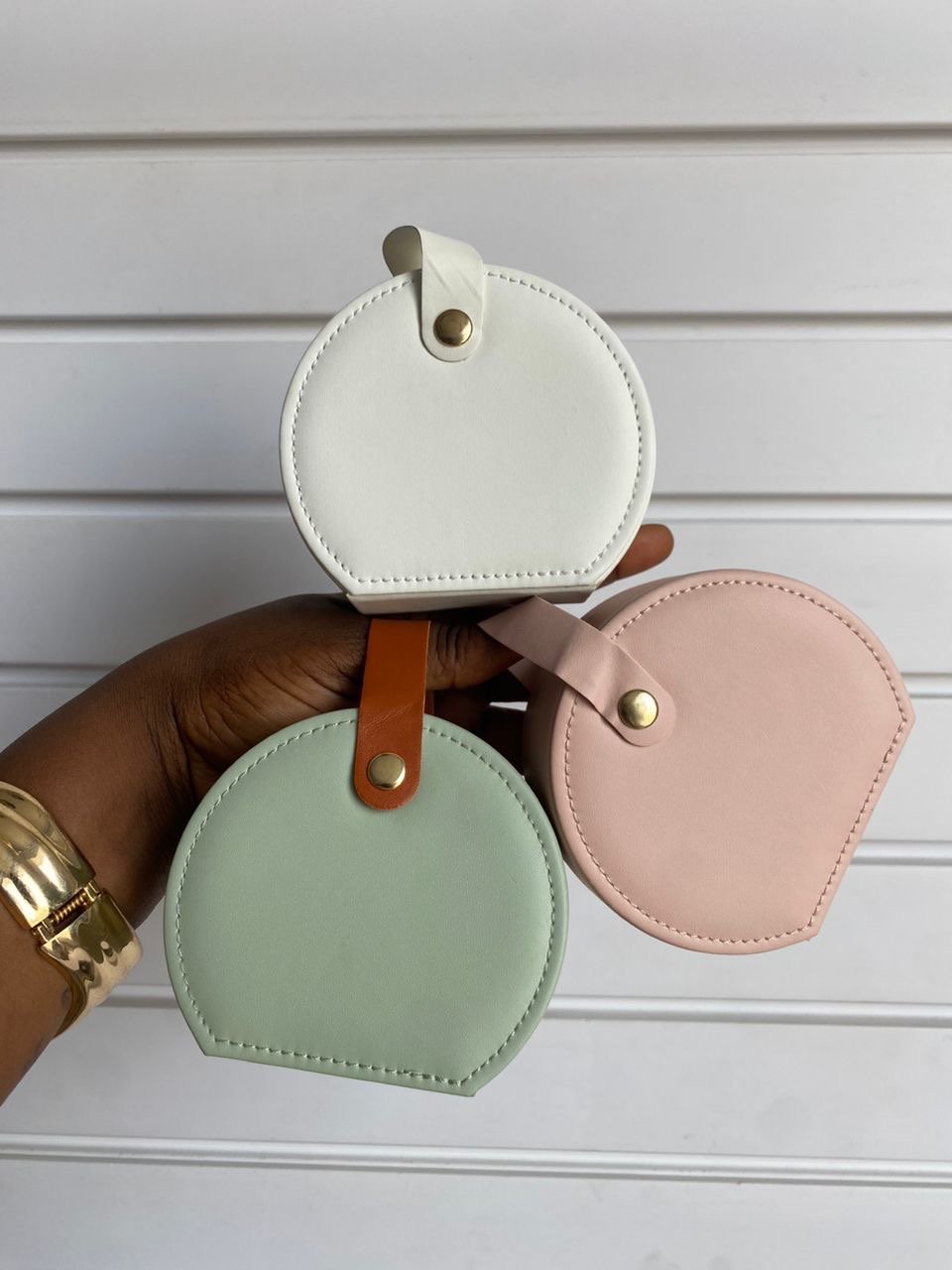 26a8e44e-b65a-4799-b3f7-4edffcf2e4fa